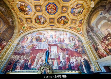 Prächtige Innenausstattung der päpstlichen Basilika St. Peter, St. Peter's Basilica Stockfoto