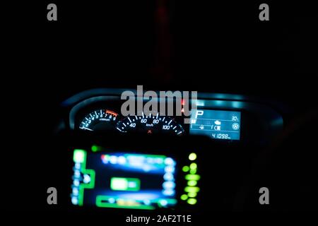 Moderne Auto beleuchtet Dashboard closeup Stockfoto