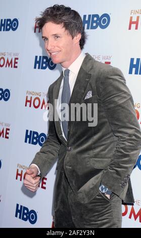 New York, USA. 11. Dezember, 2019. Eddie Redmayne besuchen HBO Docunentary Fims präsentiert Premiere auf dem Weg nach Hause bei 30 Hudson Yards in NewYork. Credit: RW/MediaPunch Stockfoto