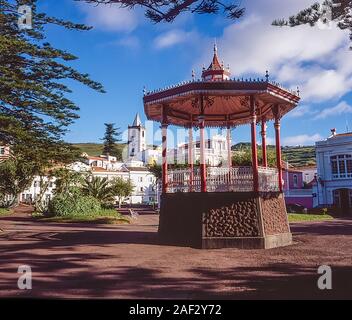 Den farbenfrohen Garten Pavillon auf der Insel Faial am Stadtplatz und die Inseln Stadt Horta auf den Azoren Inseln Stockfoto