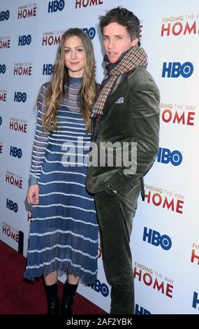 New York, USA. 11. Dezember, 2019. Hannah Bagshawe und Eddie Redmayne besuchen HBO Docunentary Fims präsentiert Premiere auf dem Weg nach Hause bei 30 Hudson Yards in NewYork. Credit: RW/MediaPunch Stockfoto