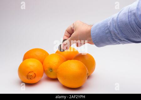 Die Kosten für die Ernte und die Kosten der Produkte in den Geschäften, die Lebensmittel und Gesundheit Business; gut Essen, das Essen der Frucht ist eine langfristige Investition in unsere Zukunft Stockfoto