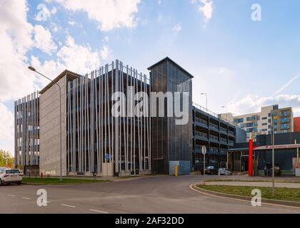 Moderne garage und parkplatz Gebäude EU Vilnius Stockfoto
