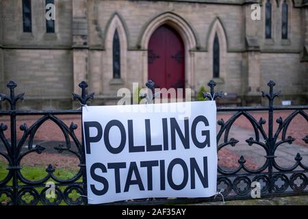 Selkirk, Schottland - 12 Dezember 2019 *** BRITISCHEN allgemeinen Wahl. Berwickshire, Roxburgh und Selkirk Wahlkreis. *** Wahllokal in Selkirk, wo die Wähler an die Urnen am Donnerstag, den 12. Dezember 2019. Kandidaten in den Berwickshire, Roxburgh und Selkirk Wahlkreis Ian Davidson, Scottish Labour Party Calum Kerr, Scottish National Party (SNP) John Lamont, der Schottischen Konservativen und Unionist Party Jenny Marr, schottischen liberalen Demokraten. Bild: Rob Grau/Alamy leben Nachrichten Stockfoto