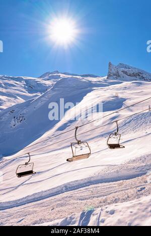 Lifte im Skigebiet Hintertuxer Gletscher in Österreich Stockfoto