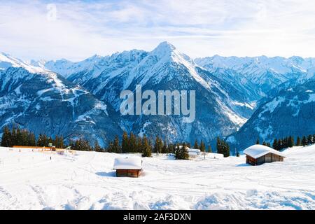 Panorama der Skiort Mayrhofen chalet Häuser Österreich Stockfoto