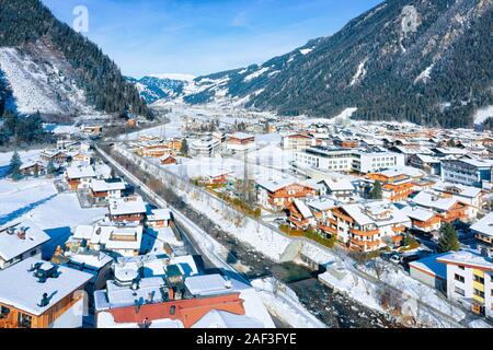 Panorama der Skiort Mayrhofen mit Ziller Österreich Stockfoto