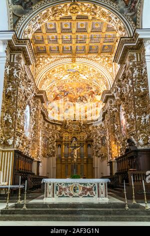 Altar, Kirchenorgel und Apsis im Innenraum der Kathedrale San Gerlando, Agrigent, Sizilien, Italien, Europa | Altar, Orgel und Apsis, Dom Stockfoto