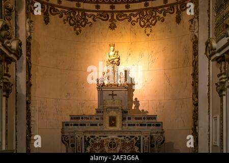 Madonna im Innenraum der Kathedrale San Gerlando, Agrigent, Sizilien, Italien, Europa | Kathedrale von Saint Gerland von Agrigento Madonna, Sizilien, Ita Stockfoto