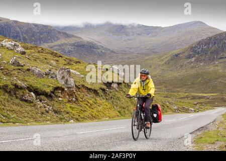 Ein Zyklus der Frau, Touren auf der Insel Harris, äußeren Hebriden, Schottland, Großbritannien. Stockfoto