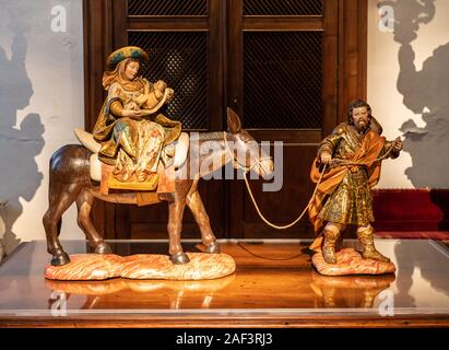 Guimaraes, Portugal - 18 August 2019 - Statue der Heiligen Familie im Museu de Alberto Sampaio in Guimaraes Stockfoto