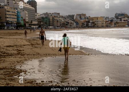 Las Palmas, Gran Canaria, Nov, 2019: Blick auf die Promenade von Playa de las Canteras Strand in Las Palmas de Gran Canaria November 2019 Stockfoto