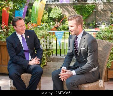 David Beckham Treffen der Premierminister David Cameron, Chief exec von U.N.I.C.E.F. Anitta Tiessen in der Downing Street. Stockfoto