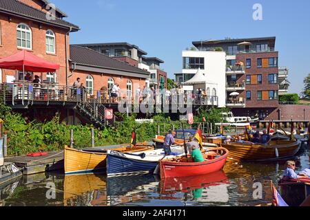 Europa, Deutschland, Niedersachsen, Buxtehude, Metropolregion Hamburg, Este, Hafen, Wohnen am Wasser, Spreenhagen Tuccurboote, Stockfoto