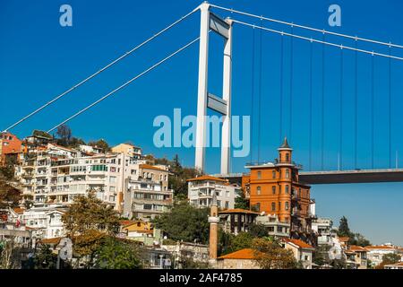 Perili Kosk in Istanbul, Türkei. Es ist ein historisches Denkmal im Jahr 1911 durch die Fatih Sultan Mehmet Brücke gebaut Stockfoto