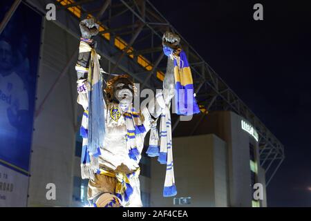 Billy Bremner Bronze Statue auf Bremner Platz vor Leeds United Football Stadion Elland Road. Stockfoto