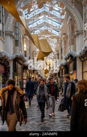Weihnachten Burlington Arcade, am Piccadilly, luxuriöse Geschäfte, London, Großbritannien eingerichtet, Stockfoto