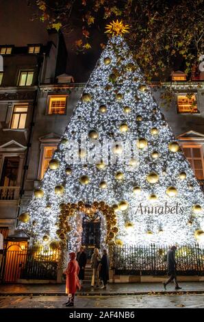 Annabel, Berkeley Square, privaten Club, Restaurant, Bar, aufwändige Weihnachtsdekoration auf der Fassade, London, Großbritannien, Stockfoto