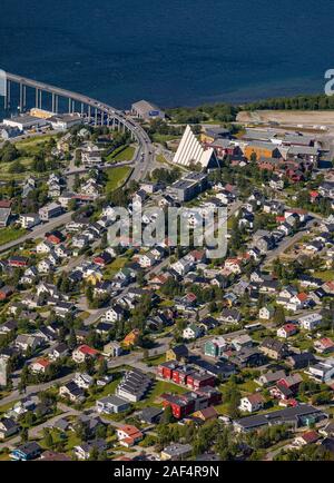 TROMSØ, NORWEGEN - Tromsdalen Kirche, oder Arktische Kathedrale, eine moderne Beton und Metal Church, Architekt Jan Inge Hovig. Stockfoto