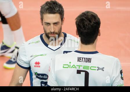 Trento, Italien. 12 Dez, 2019. Davide candellaro (11) Trentino trentinoduring itas Itas vs Fenerbahce HDI Sigorta Istanbul, Volleyball Champions League Männer Meisterschaft in Trento, Italien, 12. Dezember 2019 - LPS/Roberto Tommasini Credit: Roberto Tommasini/LPS/ZUMA Draht/Alamy leben Nachrichten Stockfoto