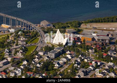 TROMSØ, NORWEGEN - Tromsdalen Kirche, oder Arktische Kathedrale, eine moderne Beton und Metal Church, Architekt Jan Inge Hovig. Stockfoto