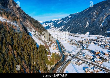 Panorama der Skiort Mayrhofen und Ziller Österreich Stockfoto