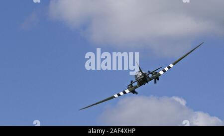 UK, Quorn - Juni 2015: Spitfire im Luftraum über Großbritannien Stockfoto