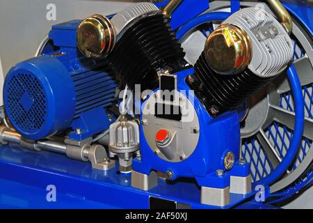 Kompressor in der Werkstatt Stockfoto, Bild: 169100875 - Alamy
