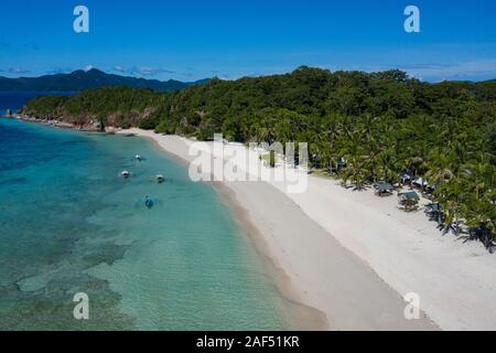 Am frühen Morgen Luftaufnahme von Malcapuya Island, Coron, Palawan, Philippinen Stockfoto