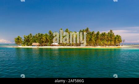 Kleine tropische Insel in der San Blas, Panama Stockfoto