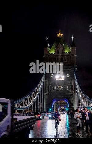 Tower Bridge, Nacht, London, England, Großbritannien Stockfoto