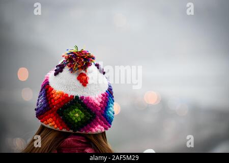 Touristische tragen bunte Hut in Cusco, Peru. Stockfoto