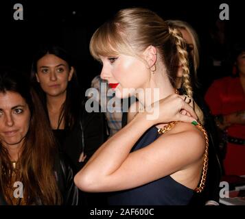 Los Angeles, Kalifornien, USA. 12 Dez, 2019. Los Angeles, Kalifornien, USA. 12 Dez, 2019. Taylor Swift kommt an der 2019 Billboard Frauen In der Musik im Hollywood Palladium am Dezember 12, 2019 in Los Angeles, Kalifornien. Foto: Absturz/imageSPACE/MediaPunch Credit: MediaPunch Inc/Alamy leben Nachrichten Stockfoto