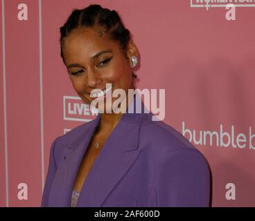 Los Angeles, Kalifornien, USA. 12 Dez, 2019. Los Angeles, Kalifornien, USA. 12 Dez, 2019. Alicia Keys kommt an der 2019 Billboard Frauen In der Musik im Hollywood Palladium am Dezember 12, 2019 in Los Angeles, Kalifornien. Foto: Absturz/imageSPACE/MediaPunch Credit: MediaPunch Inc/Alamy leben Nachrichten Stockfoto