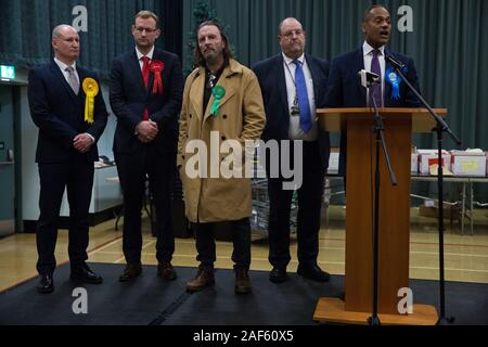 Maidenhead, Großbritannien. 13. Dezember, 2019. Konservativen Kandidaten Adam Afriyie rede Nachdem ich als Mitglied des Parlaments für die Windsor Wahlkreis gewählt. Credit: Mark Kerrison/Alamy leben Nachrichten Stockfoto