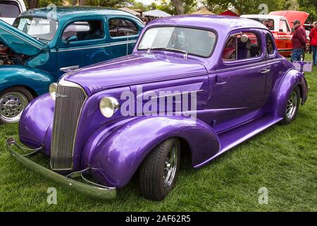 Ein restauriertes und modifizierte 1937 Chevrolet Coupé in der Moabiter April Aktion Auto Show in Moab, Utah. Stockfoto