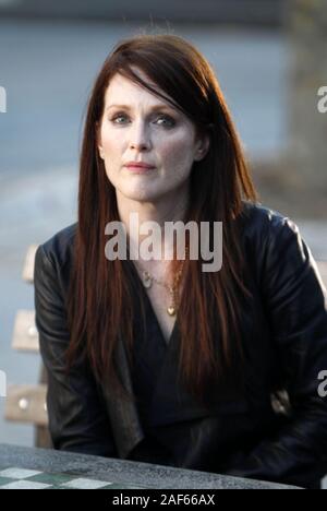 JULIANNE MOORE in WAS MAISIE WUSSTE (2012), unter der Regie von David Siegel und SCOTT MCGEHEE. Credit: rote Krone Produktionen/Album Stockfoto