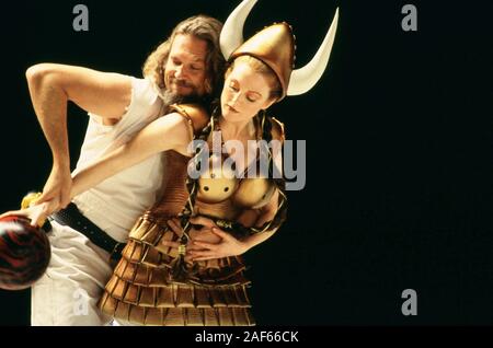 JULIANNE MOORE und Jeff Bridges in THE BIG LEBOWSKI (1998), Regie: Joel Coen. Credit: POLYGRAM/WORKING TITLE FILMS/Album Stockfoto