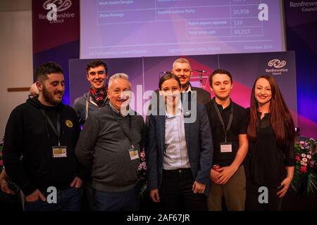 Britischen allgemeinen Wahl 2019 Mhairi Schwarz & Gavin Newlands SNP. Die Wahlbeteiligung betrug. Stockfoto