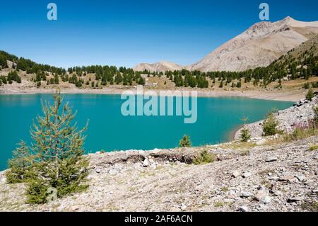 Allos-See, dem größten natürlichen See in Europa, Alpes-de-Haute-Provence (04), Region Provence-Alpes-Cote d ' Azur, Frankreich. Stockfoto