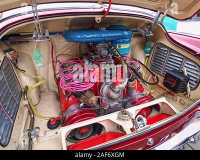 Oldtimer Parade - Präsident Auto Tatra 2-603, berühmte Auto in der Tschechoslowakei 60 s, Europa. 26. Aprill 2019, in Prag in der Tschechischen Republik. Stockfoto
