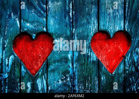 Architektur Detail - Liebe Valentinstag Herzen im alten Holz geschnitzt. Stockfoto