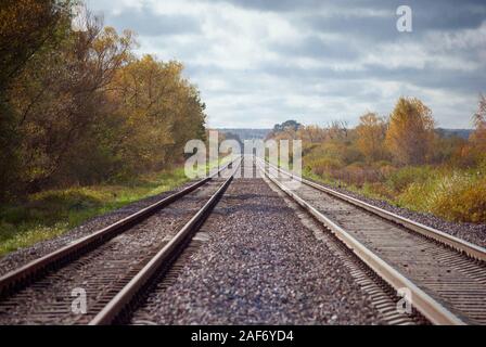 Eisenbahn, zwei Schienen parallel geht, horizontale Schuß Stockfoto