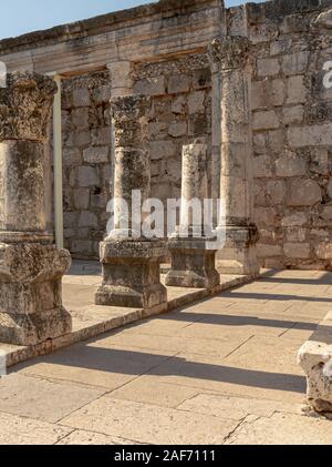 Portrait der Ruinen von Kapernaum Synagoge in Israel Stockfoto