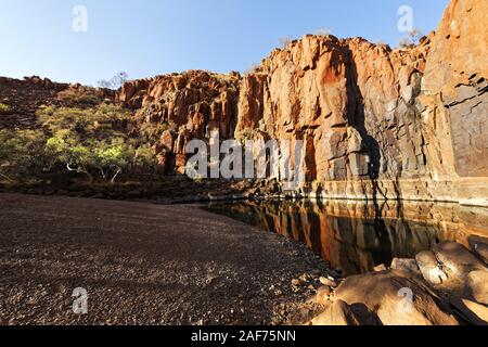 Python Pool, Millstream Chichester National Park, in der Pilbara-Region in Western Australia | Verwendung weltweit Stockfoto