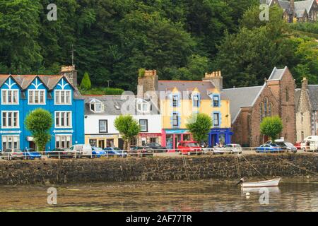 Bunte Häuser auf den Hafen von Tobermory auf der Isle of Mull ein beliebtes Reiseziel in Schottland und in der BBC-TV-Serie Balamory verwendet Stockfoto
