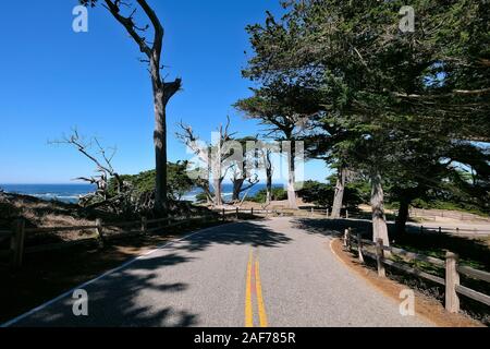 Kostenpflichtiger Coastal Route 17-Mile Drive auf der Monterey-Halbinsel zwischen Carmel-by-the-Sea und Monterey, Kalifornien, USA Stockfoto