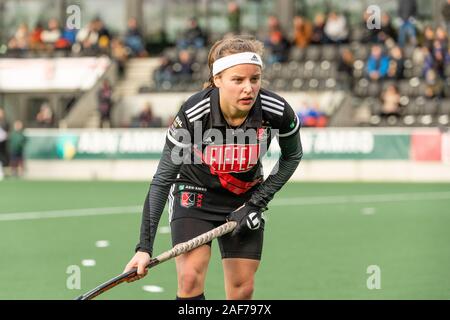 Amstelveen, Niederlande. 08 Dez, 2019. Amstelveen, 08-12-2019, Livera Hoofdklasse Hockey Dames, Seizoen 2019-2020. Veranstaltungsort: Wagener Stadion. /Ham 5/während des Spiels Amsterdam - Schc. Credit: Pro Schüsse/Alamy leben Nachrichten Stockfoto