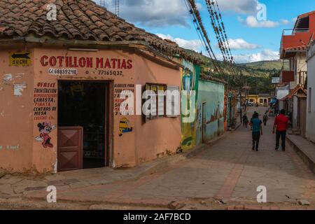 Street, Gemeinschaft von Samaipata, der Heimat der Unesco Weltkulturerbe El Fuerte, Department Santa Cruz, Bolivien, Lateinamerika Stockfoto