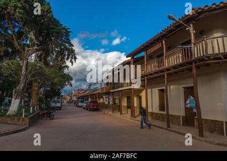 Street, Gemeinschaft von Samaipata, der Heimat der Unesco Weltkulturerbe El Fuerte, Department Santa Cruz, Bolivien, Lateinamerika Stockfoto